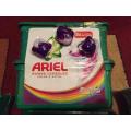 Ariel 3 in 1 capsule detergent color/white, 32 buc,