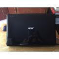Vând laptop Acer Aspire 8920 18,4" display - 700 lei neg.