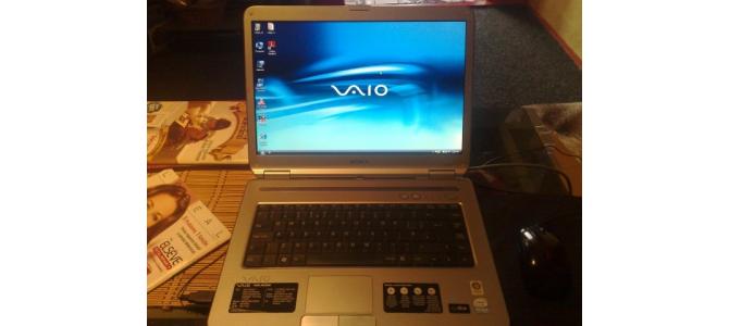 Vand laptop SONY VAIO VGN-NR32M adus din Anglia in stare f buna!