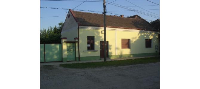 Vand casa in Oradea-Iosia 4 camere, teren 1000mp