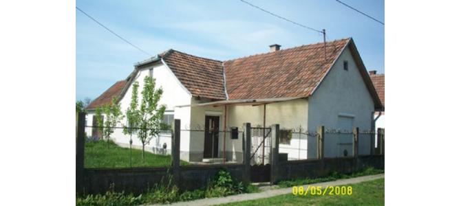 vand casa in Artand Ungaria 14 km de Oradea