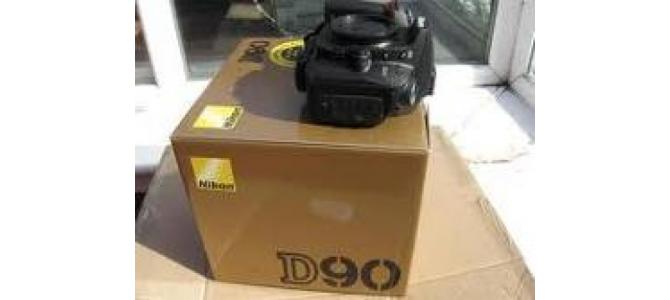 Nikon D90 aparat de fotografiat digital cu 18-135mm Lens