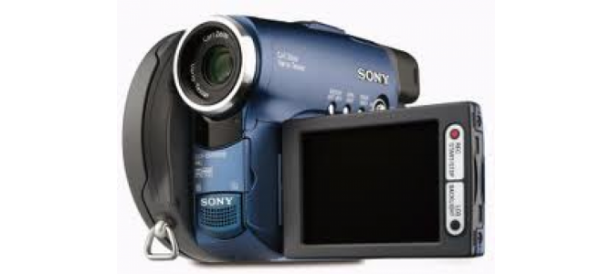 vand camera de filmat sony dcr-dvd101e   600 lei
