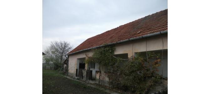 DE vanzare casa din caramida situata in Ungaria