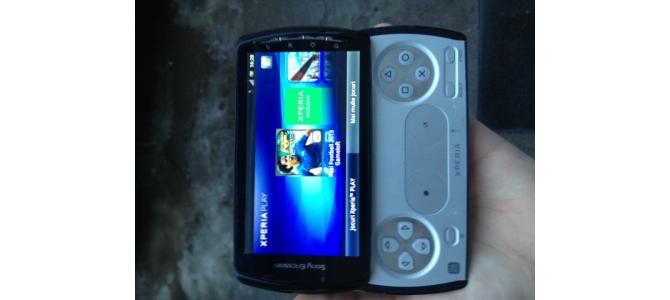Vand Sony Ericsson Xperia Play Black