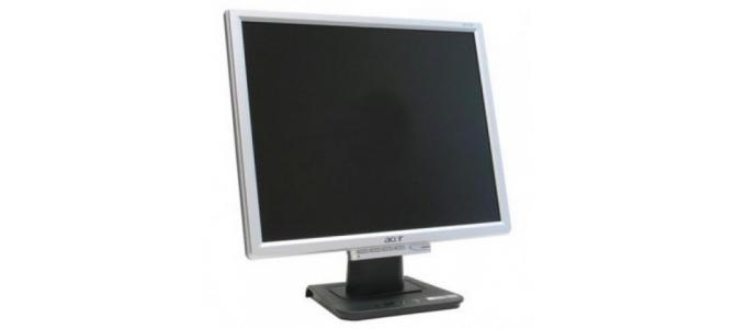Vand Monitor LCD 17 inch Acer Pret: 189 Lei
