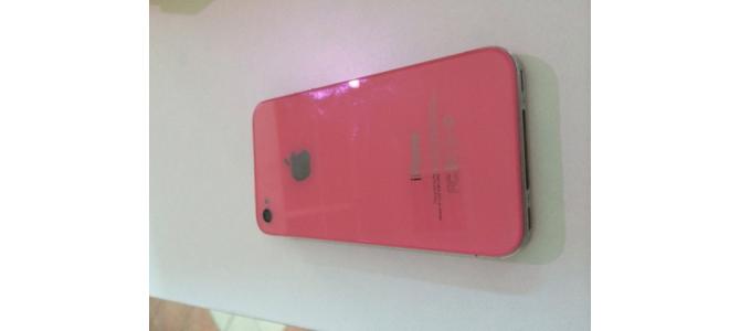 Vând iphone 4 alb cu roz 820lei