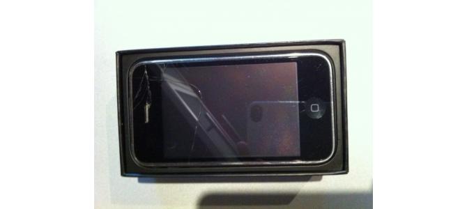 Vand iPhone 3Gs negru