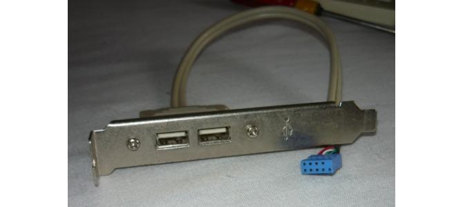 4 Modele de mufe USB de pe placa de baza in spate pe carcasa (vand/schimb)