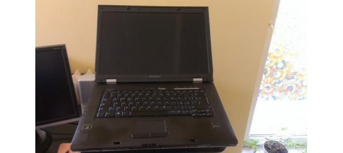 Vand laptop Lenovo; placa video defecta
