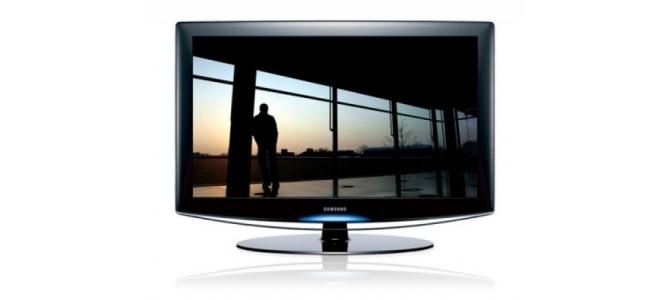 * TV Lcd Samsung Bordeaux + 66 CM - 3x HDMI *