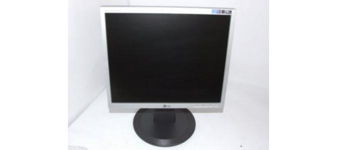 Monitor LCD 17 inch LG Flatron L1750E PRET: 135 Lei