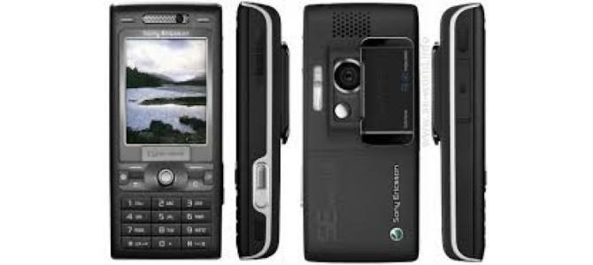 Vand telefon Sony Ericson K800i.