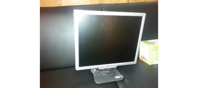 Monitor LCD 17 inch