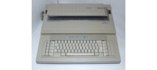 Masina de scris Olivetti ET-109 PRET: 499 Lei
