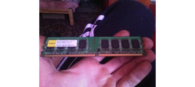 Memorii RAM 2X1GB