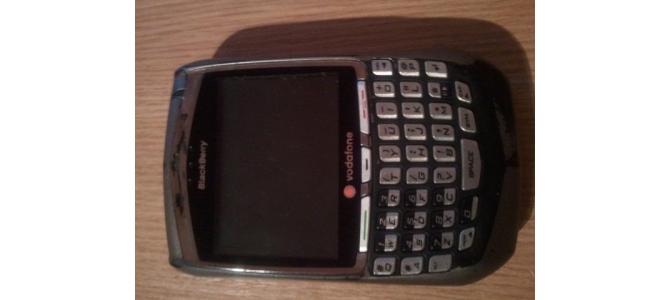 Vand Blackberry 8700V Silver & Black 10 Ron, DEFECT NU PORNESTE, SE INCALZESTE CAND STA LA INCARCAT