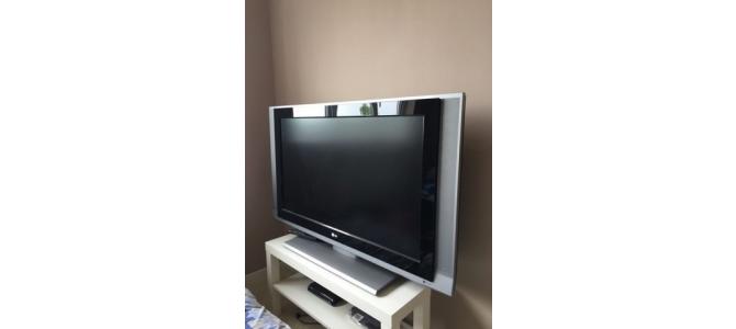 Televizor LCD LG 42LC3R, diagonala 42