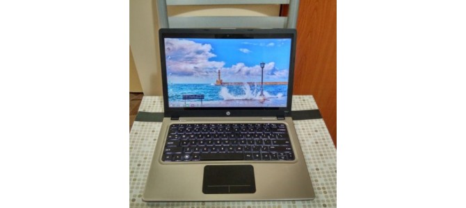 VAND Laptop Ultrabook HP Folio 13 i5, 4GB, SSD 128GB, Tastatura Iluminata