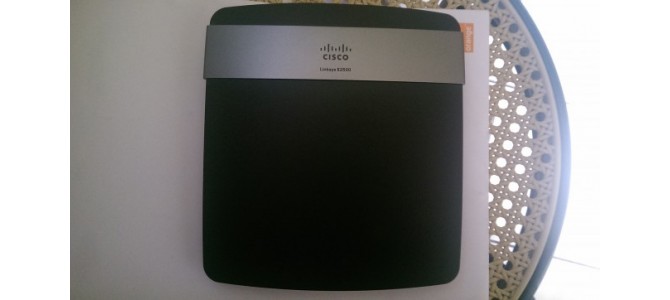 Router Wireless Linksys E2500 300 + 300 Mbps, DualBand, IPv6