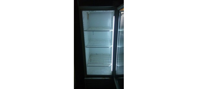 vitrina frigorifica marca Frigorex, model fv650