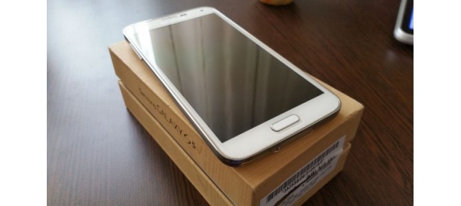 Vand Samsung Galaxy S5 alb, impecabil.