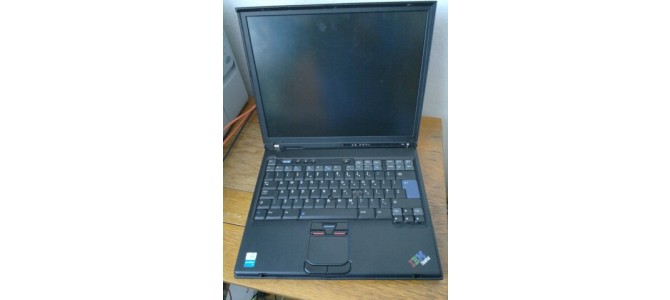 Laptop IBM Thinkpad T42. 220 ron.