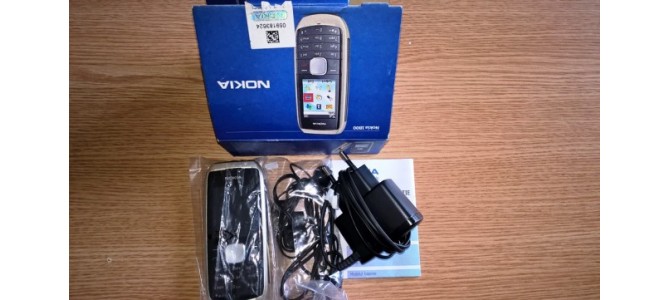 Telefon mobil Nokia 1800 Silver Grey codat in reteaua Vodafone Romania./Pret 60 lei
