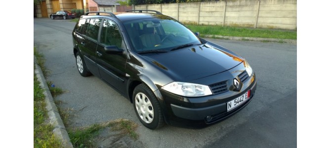 De vanzare Renault Megane de culoare neagra, din 2003, luna decembrie, diesel 1.5, taxa mica