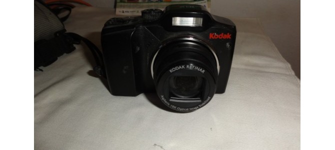 Kodak Easyshare Z915. 120 neg.