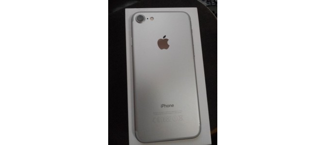 iPhone 7 128 GB Silver Neverlocked la cutie Garantie Pret 2450 Lei